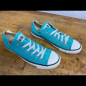Light blue low top converse
